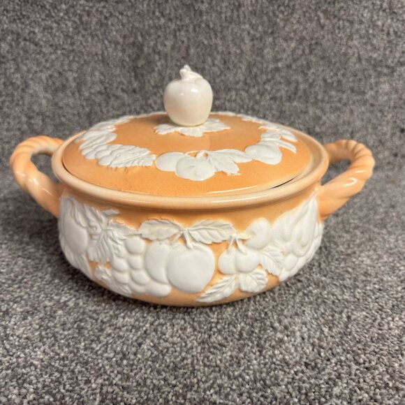 Vintage Cameo by Shafford Lidded Serving Bowl w/ Handles Peach White Fruit -1293 - Picture 3 of 11